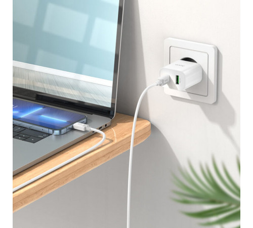 Мережевий зарядний пристрій з кабелем HOCO C80A Plus Rapido PD20W+QC3.0 charger set(C to iP) White (6931474779892)