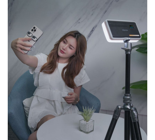 Відеосвітло Ulanzi VL200 Bi-color Led Light 8W Black (2481 VL200) (2481)