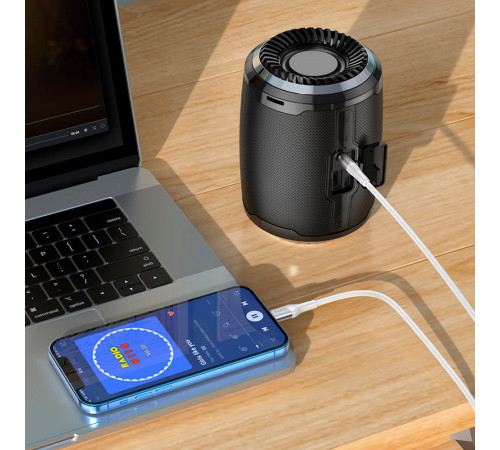 Аудiокабель HOCO UPA22 iP to 3.5mm male, silicone, 1m, White (6931474769480)