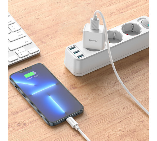 Мережевий зарядний пристрій з кабелем HOCO C106A Leisure single port charger set(iP) 10.5W White (6931474783899)