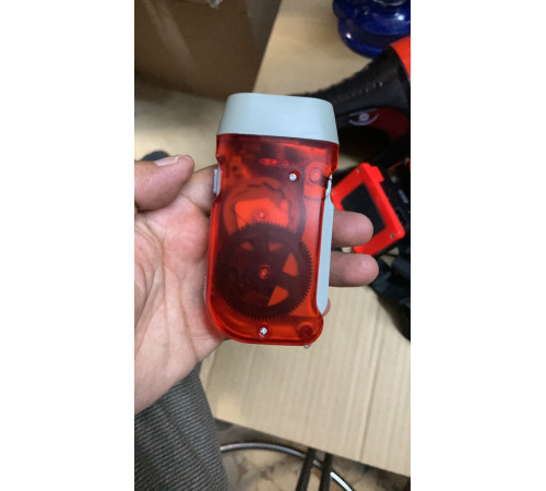 Фонарь  Ручной Механический    (200)