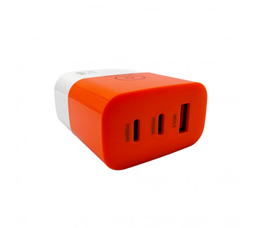 Мережевий зарядний пристрій WUW-C215 65W Charger 2 USB C + USB A white black (C215)