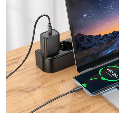 Мережевий зарядний пристрій HOCO N62 Gentle single port PD30W charger (EU) Black (6942007644297)