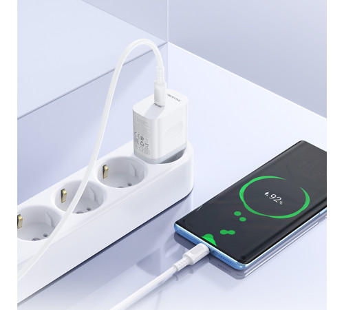 Мережевий зарядний пристрій з кабелем BOROFONE BA99A Breeze single port PD20W charger set(C to C) White (6941991121371)