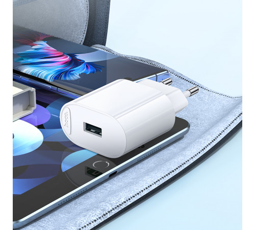 Мережевий зарядний пристрій HOCO C109A(10.5W) Fighter single port charger White (6942007656580)