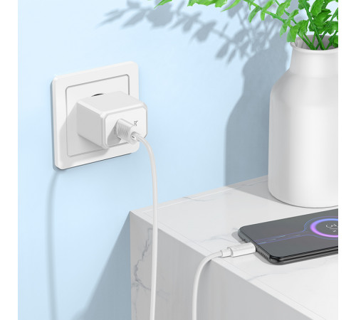 Мережевий зарядний пристрій HOCO CS12A Ocean single port QC3.0 charger White (6942007603690)