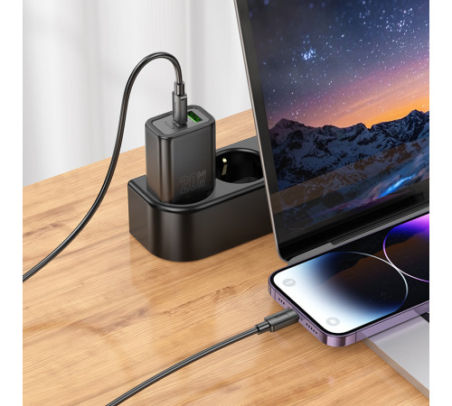Мережевий зарядний пристрій з кабелем HOCO N61 Gentle PD20W+QC3.0 charger set(C to iP) Black (6942007644259)