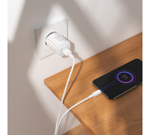 Мережевий зарядний пристрій Borofone BA102A Pudding QC3.0 Micro