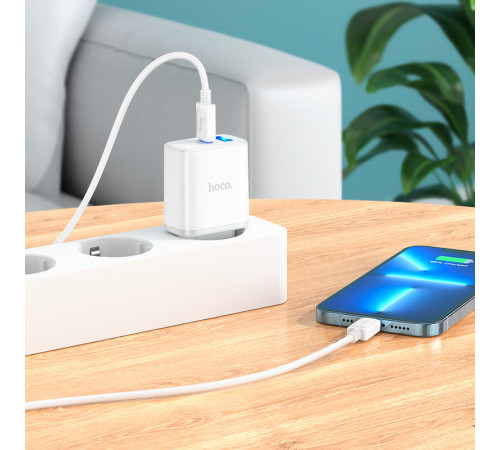 Мережевий зарядний пристрій з кабелем HOCO C105A Stage dual port PD20W+QC3.0 charger set (C to iP)(EU) White (6931474782939)