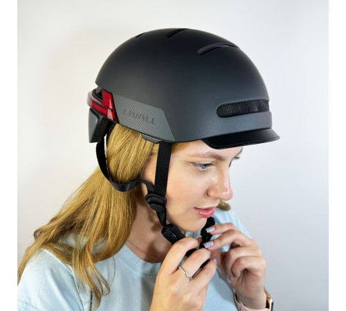 Захисний шолом Livall BH51M NSO (L) Black (57-61см), акустика JBL, мікрофон, сигнали поворотів та стопів, додаток, пульт BR80, застібка, Bluetooth (LIV-JB51MN-5312)