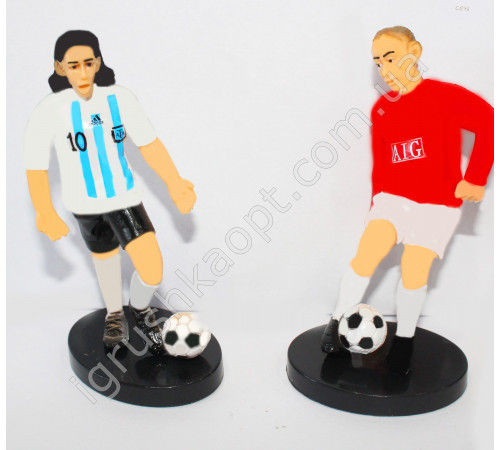 C672 Іграшка футболіст