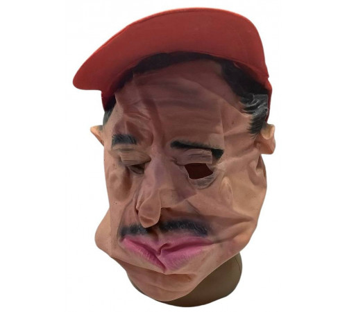 X223 Маска з Червоною кепкою