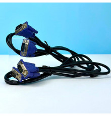 Кабель VGA to VGA.